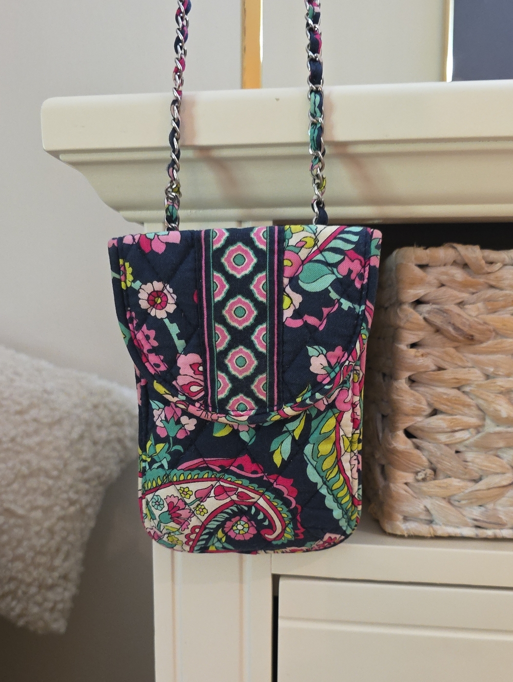 Vera Bradley Petal Paisley Crossbody Phone Bag Navy  Pink Green Chain Strap